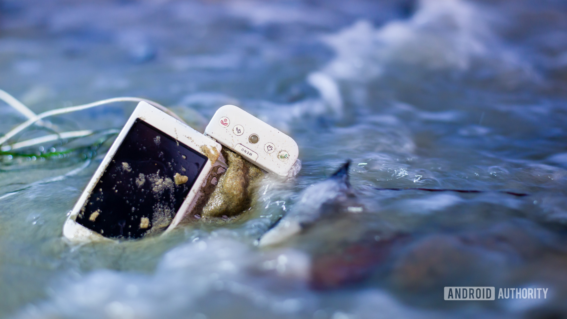 E Residuos de smartphone en beach2