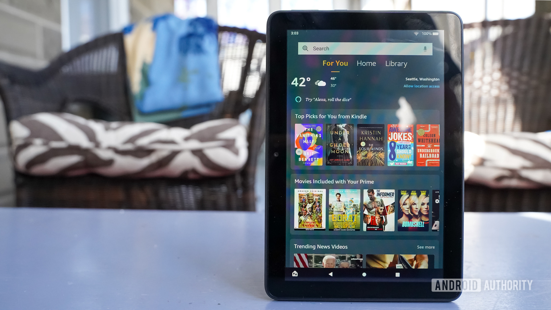 Amazon Fire 8 HD Plus con las mejores ofertas de tabletas de fondo