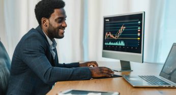 Cómo invertir en fondos indexados del Reino Unido: aprenda los conceptos básicos