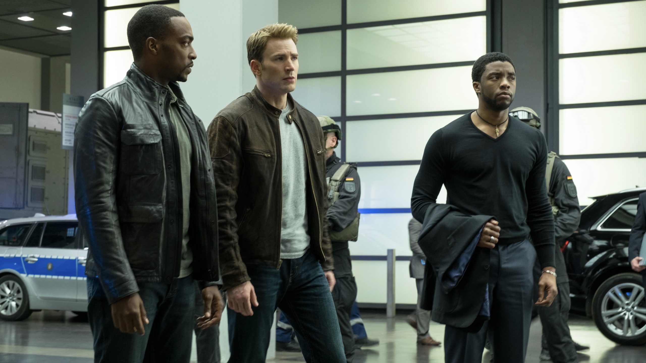 Steve, T'Challa y Sam en Captain America Civil War: qué ver antes de Black Panther 2